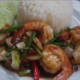 ข้าวไข่ข้น กะเพรา เจริญ หอการค้า หอการค้า