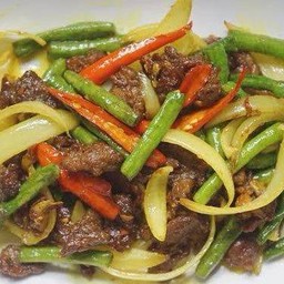 เนื้อทอดขมิ้น(กับข้าว)