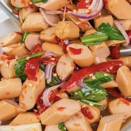 ยำไส้กรอกไก่