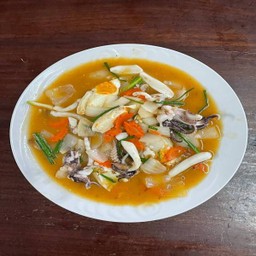 ปลาหมึกผัดไข่เค็ม