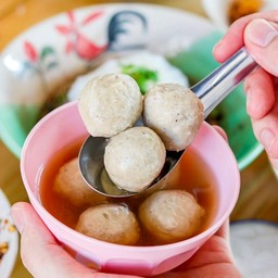 ลูกชิ้นหมูลวก