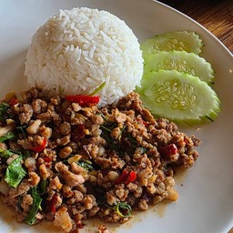 ข้าวกะเพรา หมูสับพรีเมี่ยม (100g)
