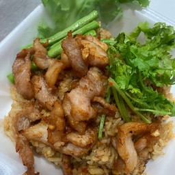 ข้าวผัดน้ำพริกหมูทอด