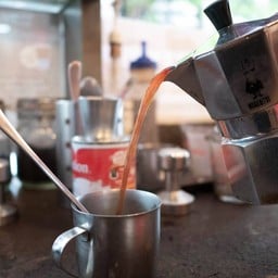 Hot lemon tea