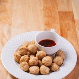 ลูกชิ้นหมูทอด