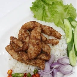 ข้าวหมูทอดกะปิ ทรงเครื่อง