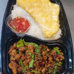 กระเพราเป็ดพริกแห้งราดข้าว