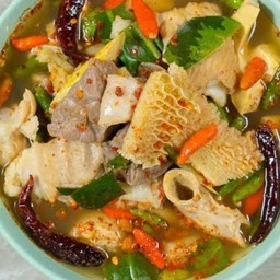 ต้มแซ่บเครื่องในเนื้อ