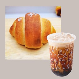 นมสดแมกม่า + ขนมปังเกลือยีสต์ธรรมชาติ