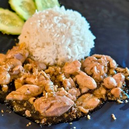 ข้าวไก่กระเทียม (100g)