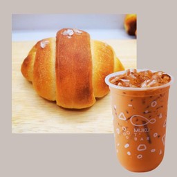 ชาไทย+ขนมปังเกลือยีสต์ธรรมชาติ