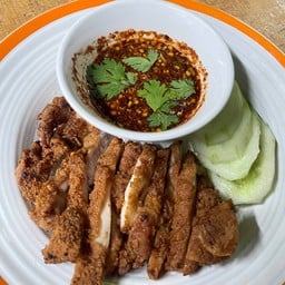 ไก่ทอดจิ้มแจ่ว