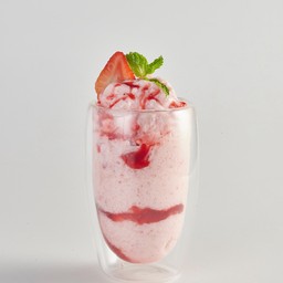 สตรอเบอร์รี่โยเกิร์ต