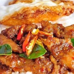 ผัดพริกแกงราดข้าว