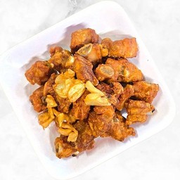 กระดูกหมูทอด ทอดใหม่ทุกจาน