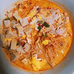 จั๊บมาม่าต้มยำน้ำข้น(ฟรีไข่)