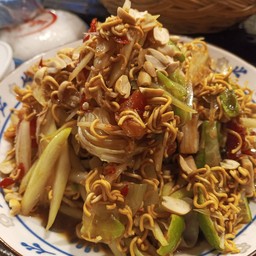 ตำมาม่าดิบหมูยอ