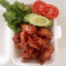 ข้าวหมูทอด ไก่ทอด ของทานเล่น