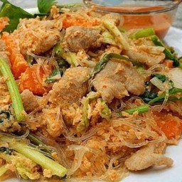 สุกี้แห้ง