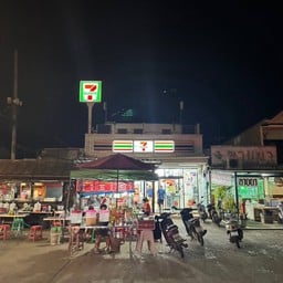 ก๋วยเตี๋ยวป้าเซเว่น