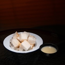 ขนมปังนึ่งนมข้น