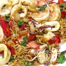 มาม่ากระเพราทะเล