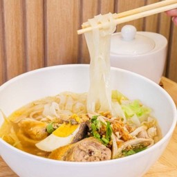 ก๋วยเตี๋ยวไก่ พิเศษ