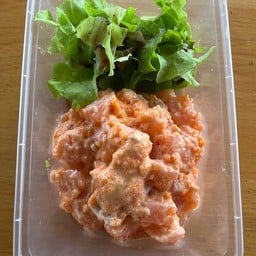 แซลมอนไข่กุ้งมายองเนส
