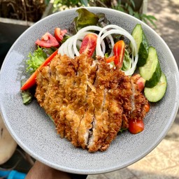 Crispy Chicken Salad (สลัดไก่กรอบ)