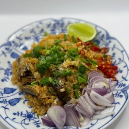 ข้าวผัดปลากระป๋อง