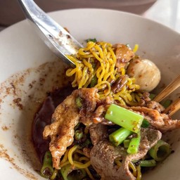 ก๋วยเตี๋ยวเรือแห้งเนื้อ