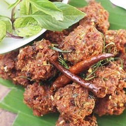 ลาบหมูทอด