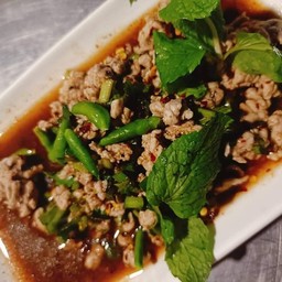 ก้อยคั่วเนื้อ