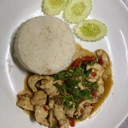 ข้าวกะเพรา ไก่ชิ้น (100g)