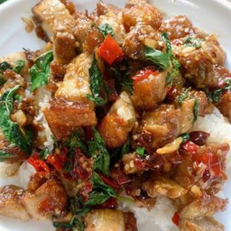 กะเพราหมูกรอบ