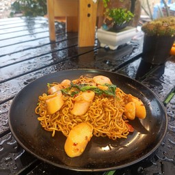 มาม่าผัดขี้เมา