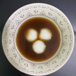 น้ำขิงบัวลอยไส้งาดำ