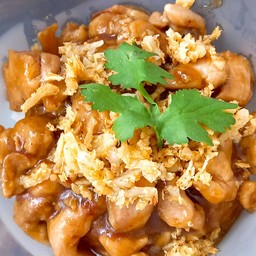 ข้าวไก่ผัดกะเทียมพริกไทย