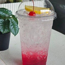 สตอเบอร์รี่โซดา