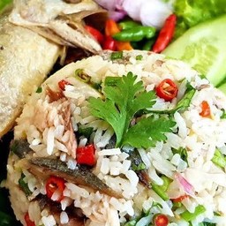 ข้าวคลุกปลาทู