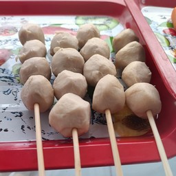 ลูกชิ้นหมูย่าง