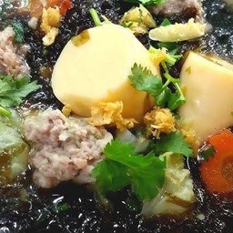 แกงจืดวุ้นเส้นสาหร่ายเต้าหู้หมูสับ