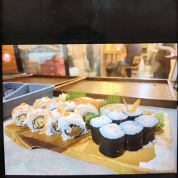 135 ซูชิเอบิเซท