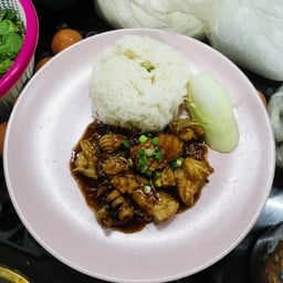 ข้าวปลาหมึกกระเทียม