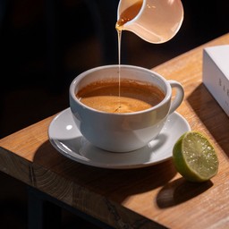 อเมริกาโน่น้ำผึ้งมะนาวร้อน