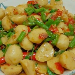 กะเพราลูกชิ้น