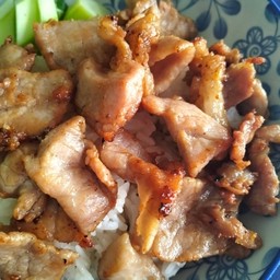 ข้าวหมูทอดน้ำปลา