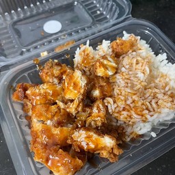 ข้าวไก่กรอบซอสเกาหลี