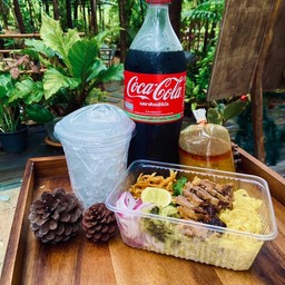 ข้าวซอยไก่ + น้ำโค้กเเก้ว16 oz.