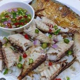 ข้าวปลาทูแกะ